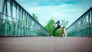 乌度卡：控卫是最难打的位置之一，阿门需要在攻传之间找平衡