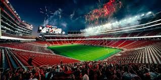 亚利桑那响尾蛇队作为 84 胜的外卡球队一路逆袭，勇夺 2023 国联冠军